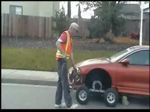 You are currently viewing How Do You Move A Car Without A Tow Truck?