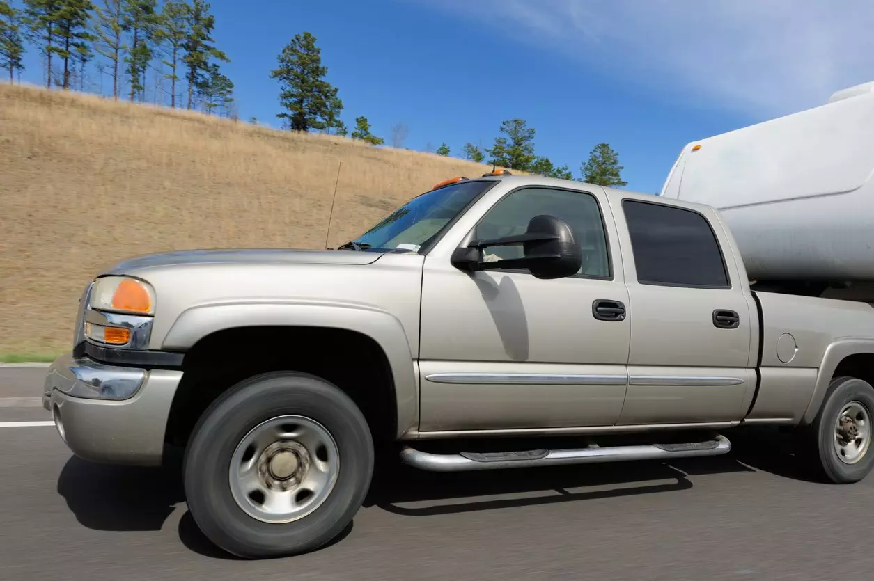 Read more about the article What Size Truck To Tow 7000 Lbs?