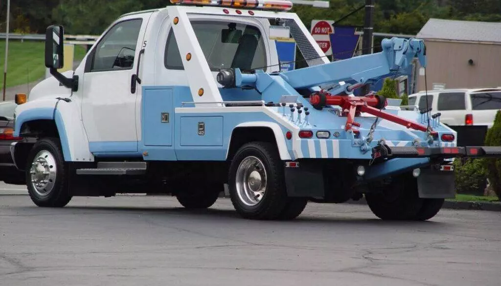 Read more about the article How Do I Choose A Tow Truck?