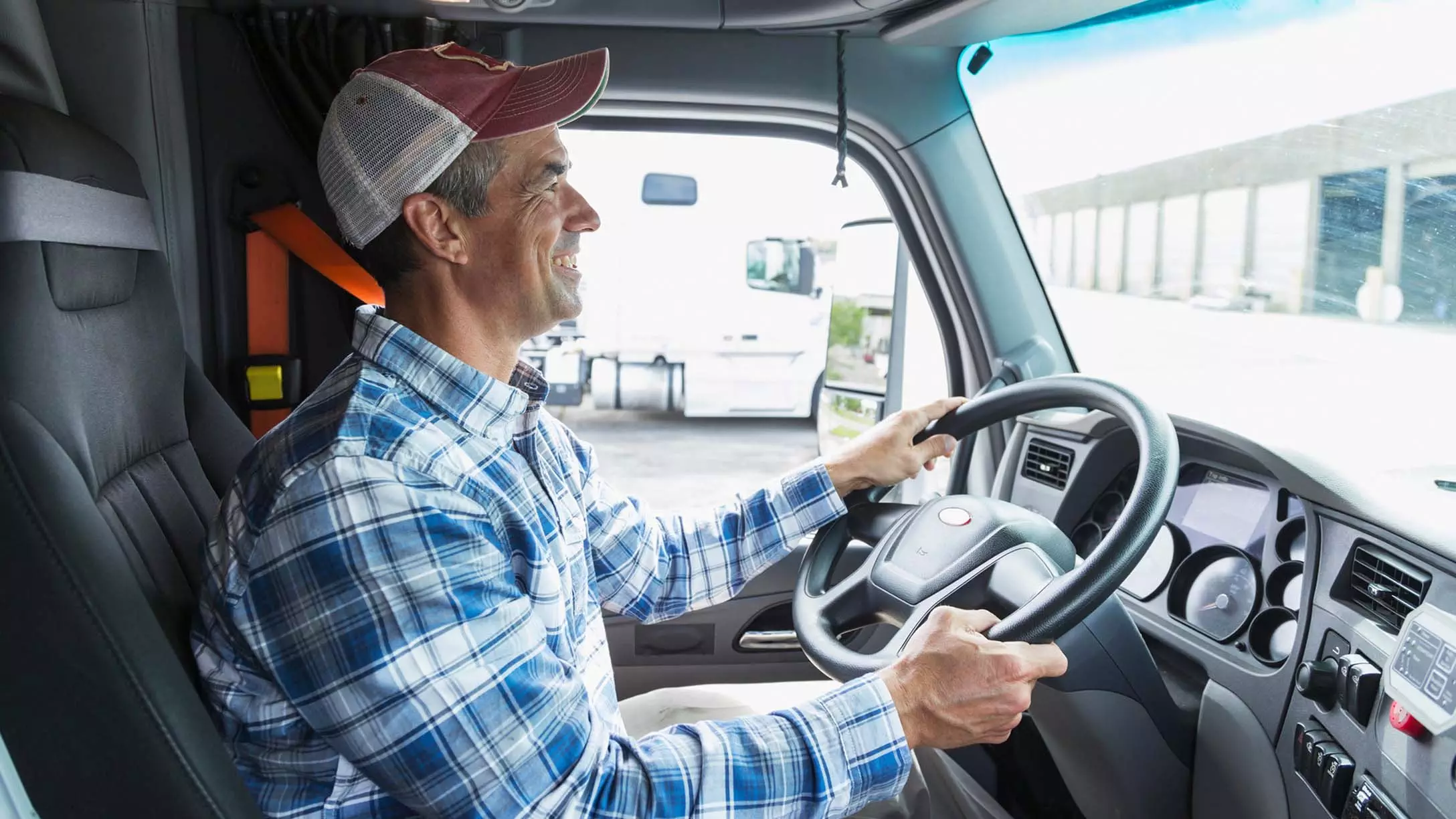 You are currently viewing Why Are Truck Drivers Paid So Little?