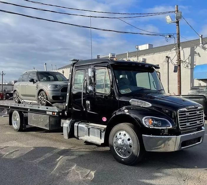 Towing Fontainebleau Services