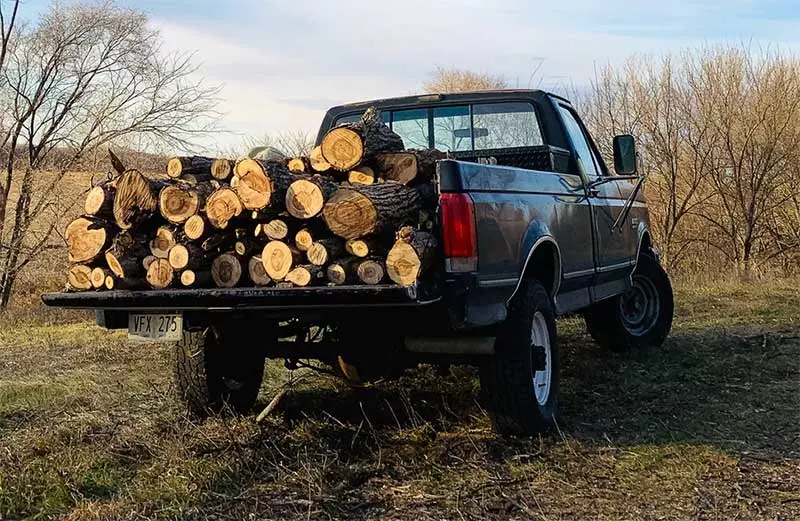 You are currently viewing How Much Weight Can A 1 2 Ton Truck Tow?